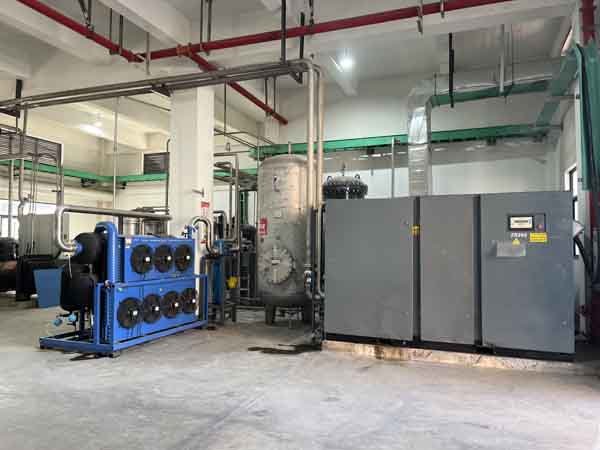 阿特拉斯ZR250无油空压机租赁满负荷为现场供气，保障工业用气零中断