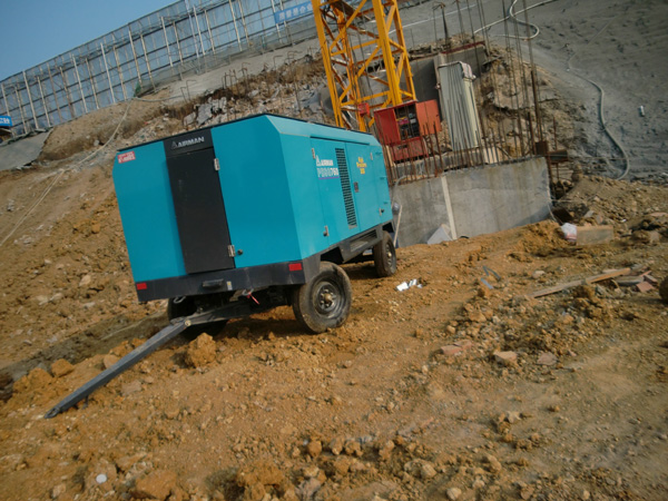 埃尔曼PESG760中风压空压机租赁,桩基工程高效施工的可靠动力解决方案