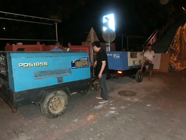 二台埃尔曼柴驱空压机PES185S租赁如何高效助力桥梁工程建设？