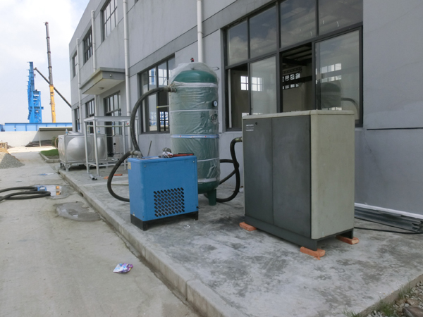 阿特拉斯GA22空压机配套干燥机租赁服务:如何为零部件加工企业降本增效？