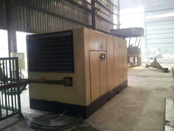 英格索兰二级压缩节能空压机ML300租赁服务如何助力钢铁行业降本增效？