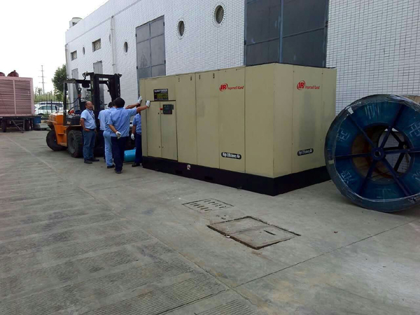 英格索兰ML300二级压缩节能空压机租赁服务如何助力电子行业降本增效？