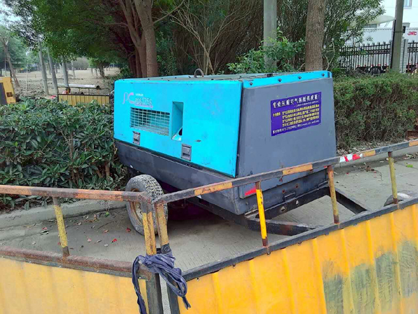 埃尔曼PDS185S空压机租赁:高效赋能管道清洗工程的智慧之选