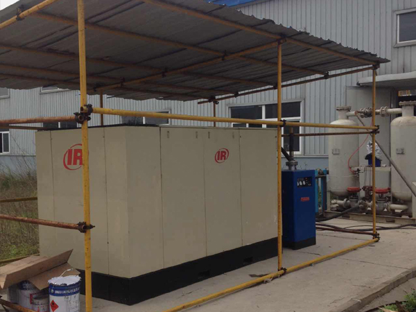 英格索兰空压机配套干燥机租赁:为化工管道吹扫提供高效干燥压缩空气的可靠解决方案