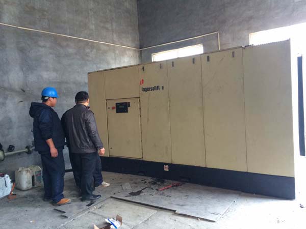 选择英格索兰M250空压机长期租赁服务,如何保障电厂稳定供气与运营效益？