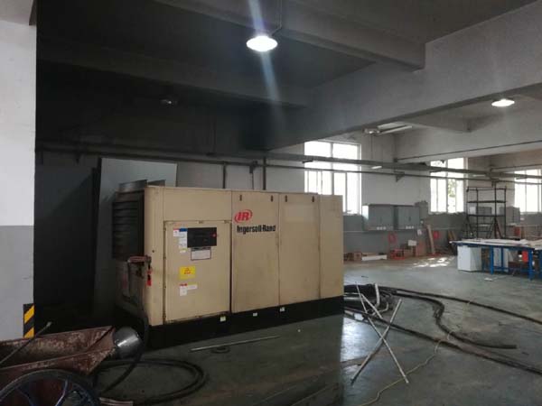 上海贤易灵活可靠的压缩空气租赁:为包装企业提供英格索兰空压机的高效解决方案