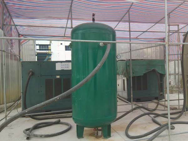 二台神钢无油空压机租赁,为安徽淮南化工建设吹扫作业提供洁净动力