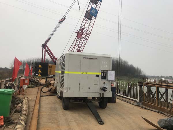 柴驱空压机租赁:为何成为现代桥梁建设的“动力心脏"?