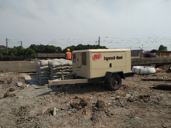 电驱移动式空压机租赁:为喷锚施工提供高效、经济的压缩空气解决方案