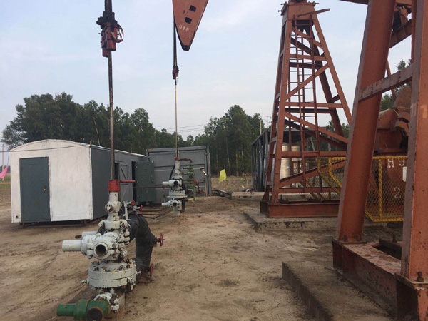 贤易油田制氮注气系统租赁服务现场:高效增产的可靠伙伴