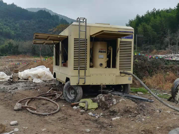 英格索兰高压柴驱空压机租赁服务:助力西气东输管道吹扫项目稳定可靠赢得客户认可