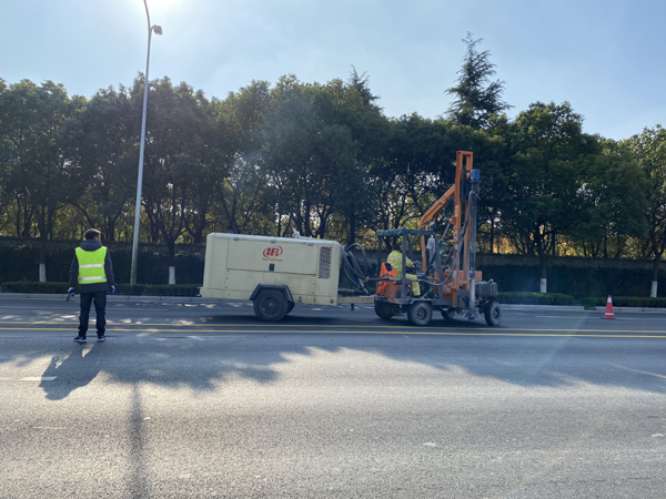 进口品牌柴驱空压机租赁服务:市政工程高效快捷的强力保障