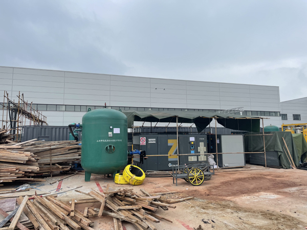 阿特拉斯ZT132VSD无油空压机租赁为铝电池行业提供干燥空气的可靠解决方案