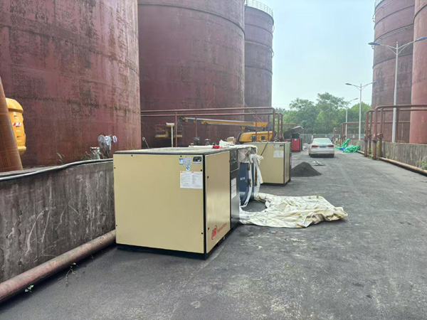 英格索兰空压机租赁服务于喷砂防腐工程，高效解决工业用气难题